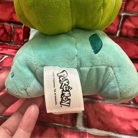 Pokémon Bulbasaur plush stuffed animal - Picture 2 of 6